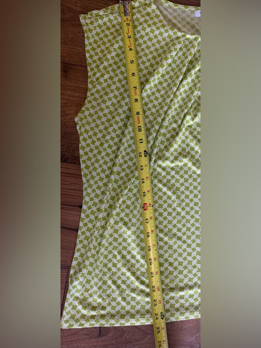 Liz Claiborne Petite XL Green Geometric Print Pleated Blouse Cap Sleeve - Picture 6 of 7